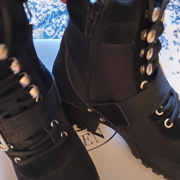 STEVE MADDEN Platform Combat Boot NWT Black - Picture 4 of 4